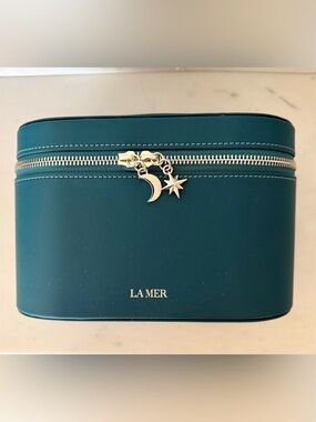 La Mer Teal Cosmetic Vanity Case with Silver Moon & Star Charms, new